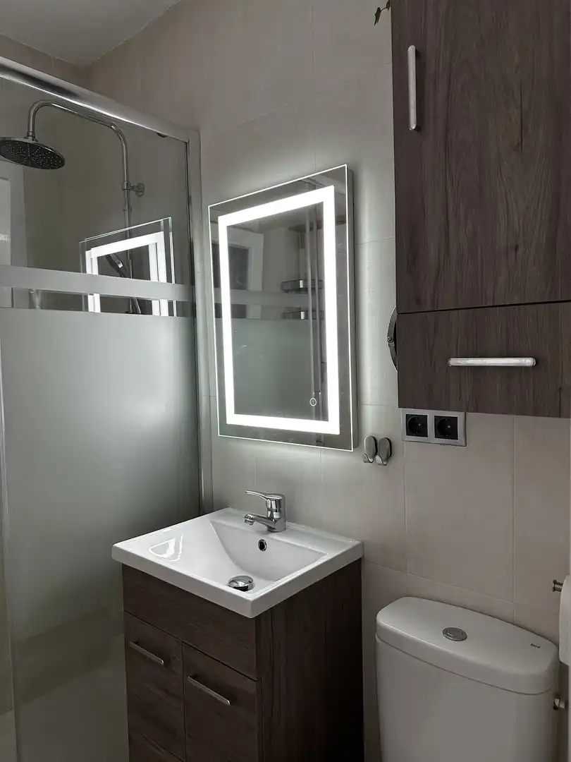 Piso de alquiler en Avenida de la Bondad, 3, Centro Baño de Piso de alquiler en Cáceres con Aire acondicionado, Calefacción y Amueblado