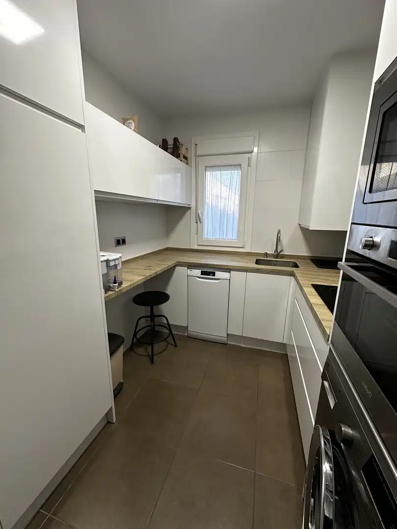 Piso de alquiler en Avenida de la Bondad, 3, Centro Cocina de Piso de alquiler en Cáceres con Aire acondicionado, Calefacción y Amueblado