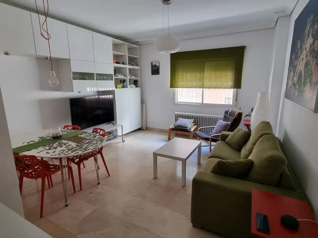 Piso de alquiler en Calle del Aligustre, 24, Valdeacederas Sala de estar de Piso de alquiler en Madrid con Aire acondicionado, Calefacción y Terraza
