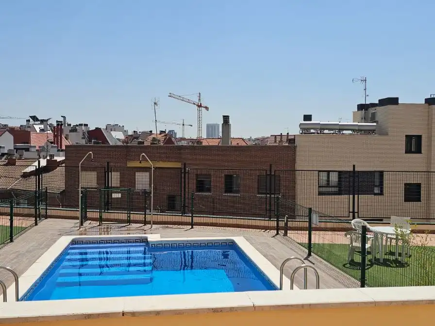 Piso de alquiler en Calle del Aligustre, 24, Valdeacederas Piscina de Piso de alquiler en Madrid con Aire acondicionado, Calefacción y Terraza