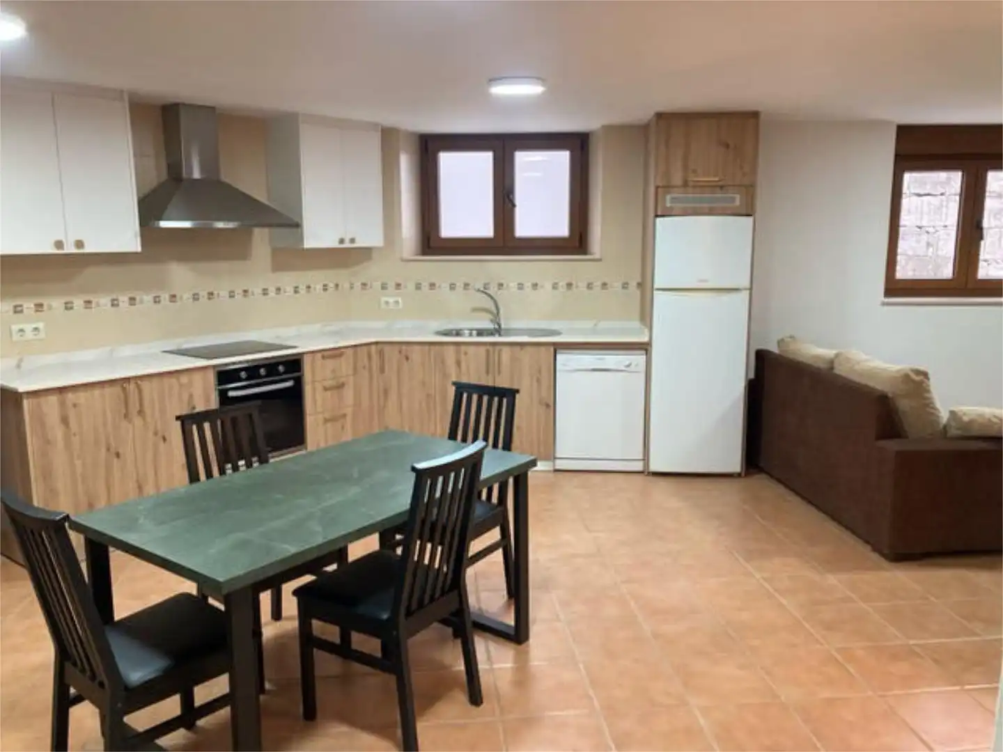 Cuina de Casa o xalet de lloguer en Miño amb Terrassa, Traster i Moblat