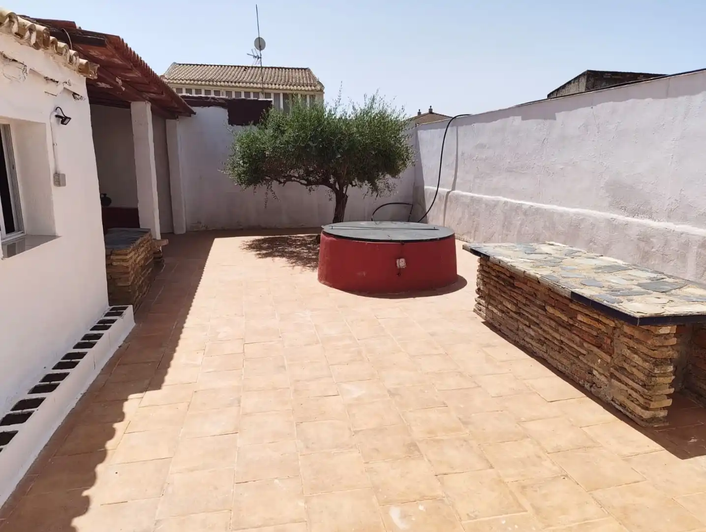 Casa adosada en venda a Plaza de España, 3, La Carlota Terrassa de Casa adosada en venda en La Carlota