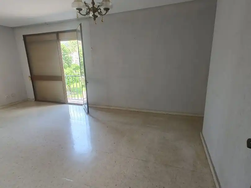 Piso en venta en Avenida de los Almogávares, 1, Ollerías - San Cayetano Sala de estar de Piso en venta en Córdoba con Jardín privado, Terraza y Balcón
