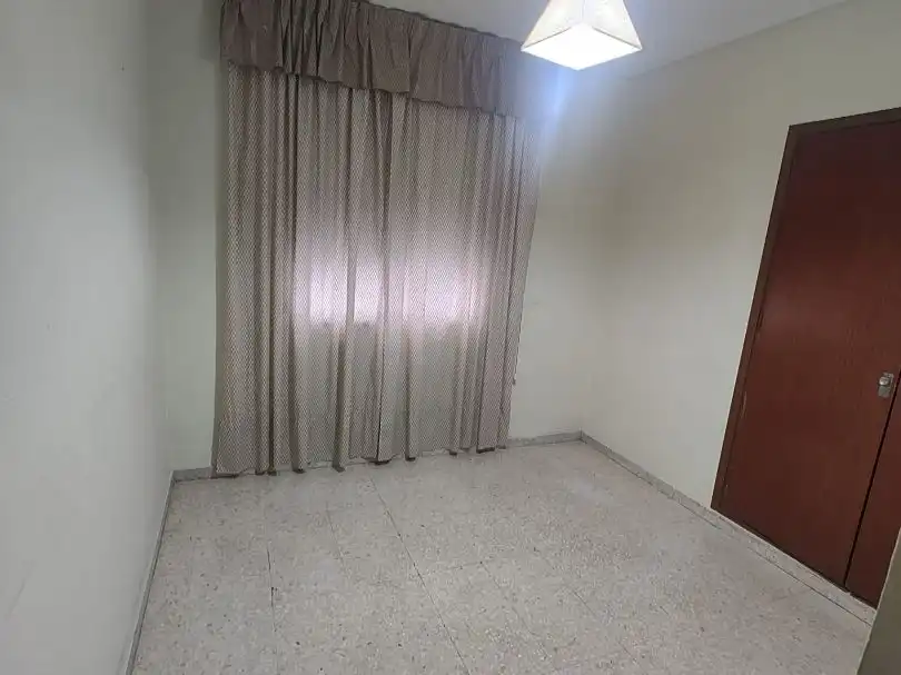 Piso en venta en Avenida de los Almogávares, 1, Ollerías - San Cayetano Habitación de Piso en venta en Córdoba con Jardín privado, Terraza y Balcón