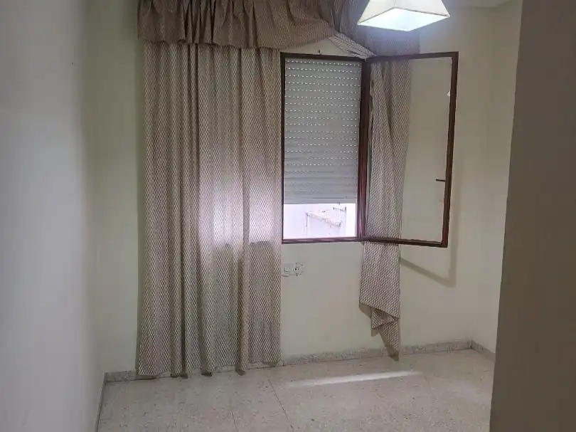 Piso en venta en Avenida de los Almogávares, 1, Ollerías - San Cayetano Habitación de Piso en venta en Córdoba con Jardín privado, Terraza y Balcón