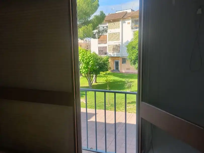 Piso en venta en Avenida de los Almogávares, 1, Ollerías - San Cayetano Habitación de Piso en venta en Córdoba con Jardín privado, Terraza y Balcón