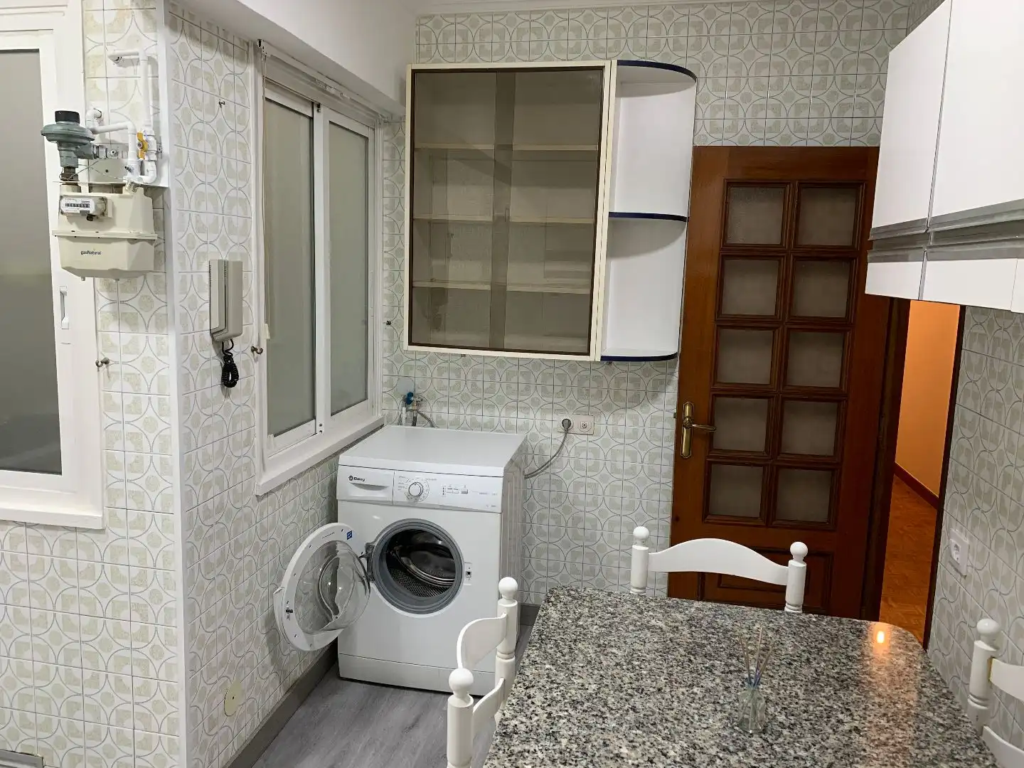 Cuina de Pis de lloguer en Santiago de Compostela  amb Calefacció, Parquet i Moblat
