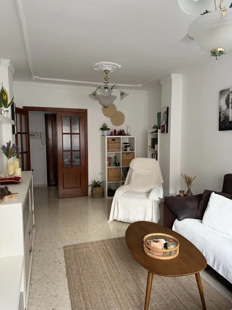 Sala de estar de Piso en venta en Lucena con Terraza, Trastero y Parking comunitario