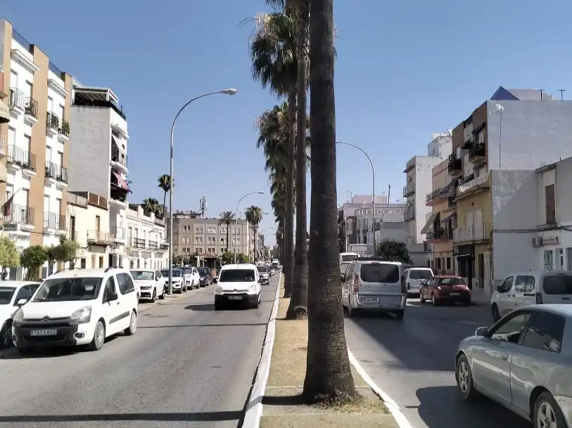 Casa adosada en venda a Calle Postas, 84, Los Palacios y Villafranca Vista exterior de Casa adosada en venda en Los Palacios y Villafranca amb Jardí privat, Terrassa i Moblat