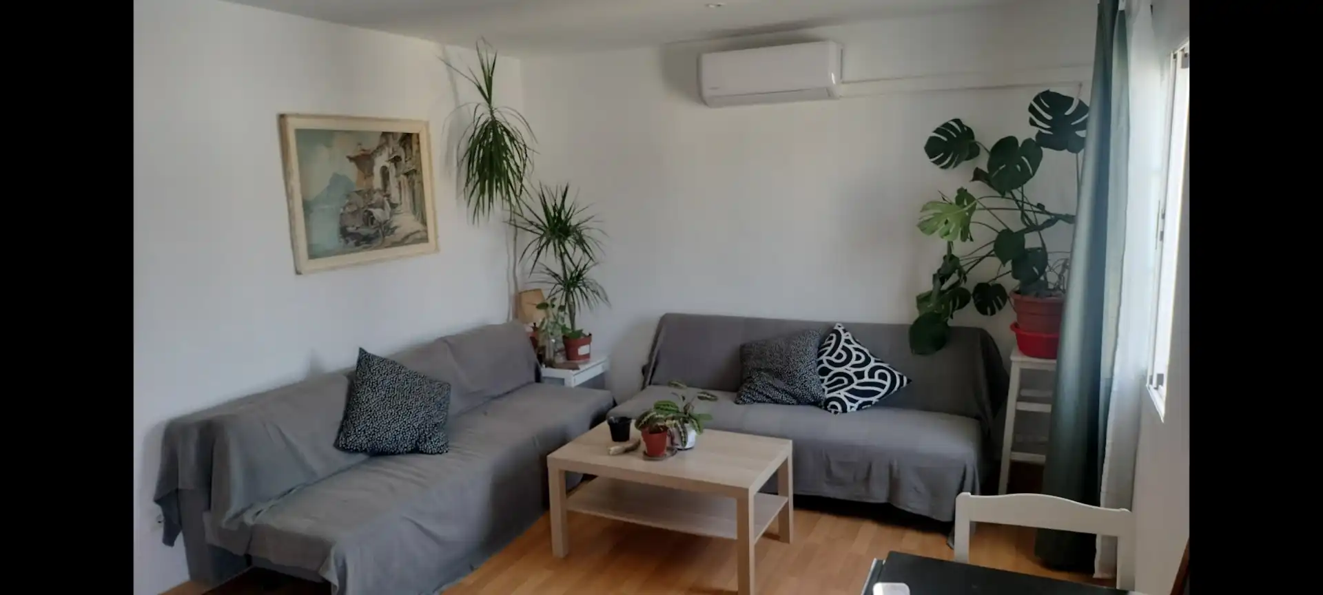 Living room of Flat for share in Sevilla  with Air Conditioner, Heating and Private garden