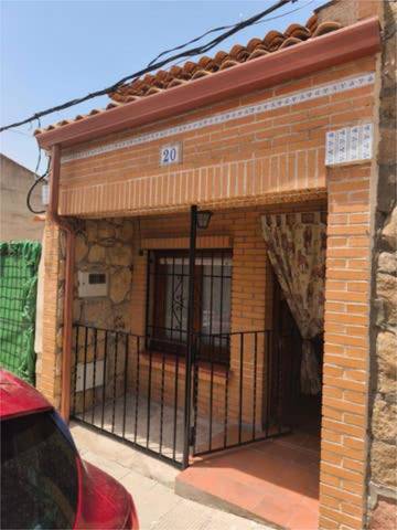 Casa-chalet en Venta en La Puebla de Montalbán