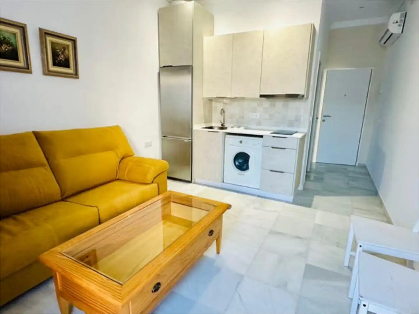 Flat for rent in Pilas Living room of Flat for rent in Pilas with Heating, Terrace and Storage room