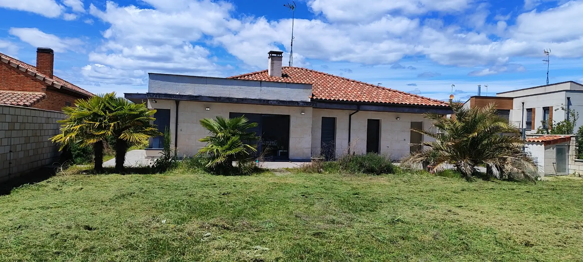 Haus oder Chalet zum Verkauf in Calle Alonso Delas, 59, Hospital de Órbigo Außenansicht von Haus oder Chalet zum Verkauf in Hospital de Órbigo mit Heizung, Privatgarten und Abstellraum