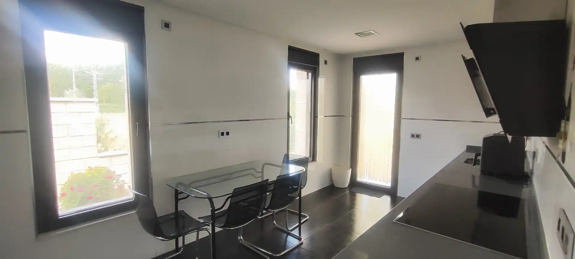Casa o xalet en venda a Calle Alonso Delas, 59, Hospital de Órbigo Cuina de Casa o xalet en venda en Hospital de Órbigo amb Calefacció i Jardí privat