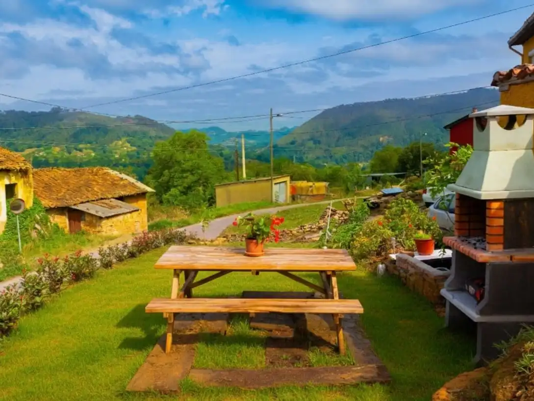 Einfamilien-Reihenhaus zum Verkauf in Lugar Lozana, 24, Piloña Terrasse von Einfamilien-Reihenhaus zum Verkauf in Piloña mit Terrasse