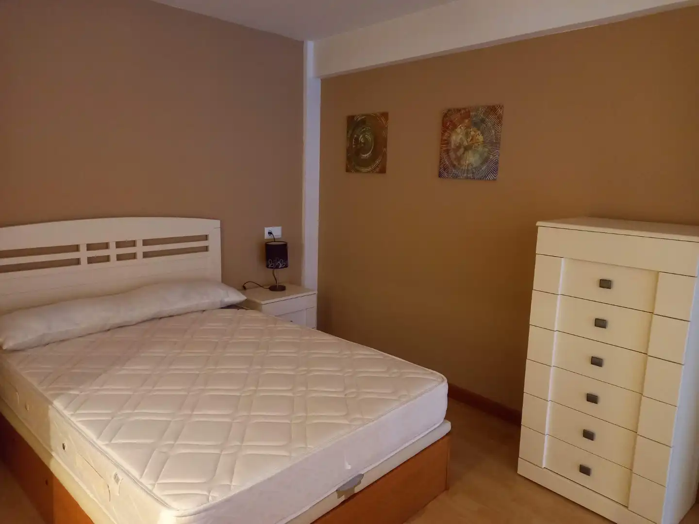 Habitación de Loft de alquiler en Carbajosa de la Sagrada con Calefacción, Amueblado y Parking comunitario