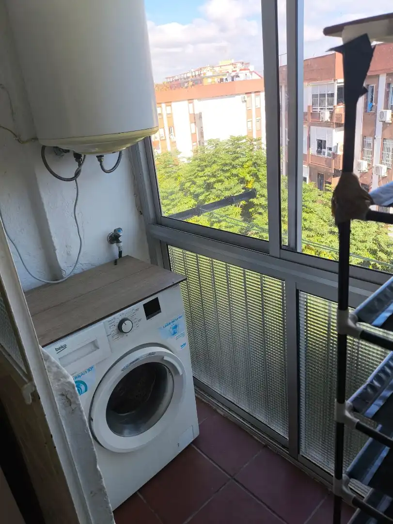 Pis en venda a Plaza Rosa de Pasión, 5, El Torrejón - El Cerezo Terrassa de Pis en venda en Sevilla amb Aire condicionat, Forn i Rentadora