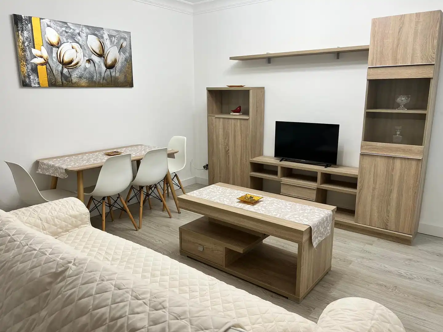 Pis de lloguer a Rúa Inferniño, 7, Porta Nova Sala d'estar de Pis de lloguer en Ferrol amb Calefacció, Parquet i Moblat