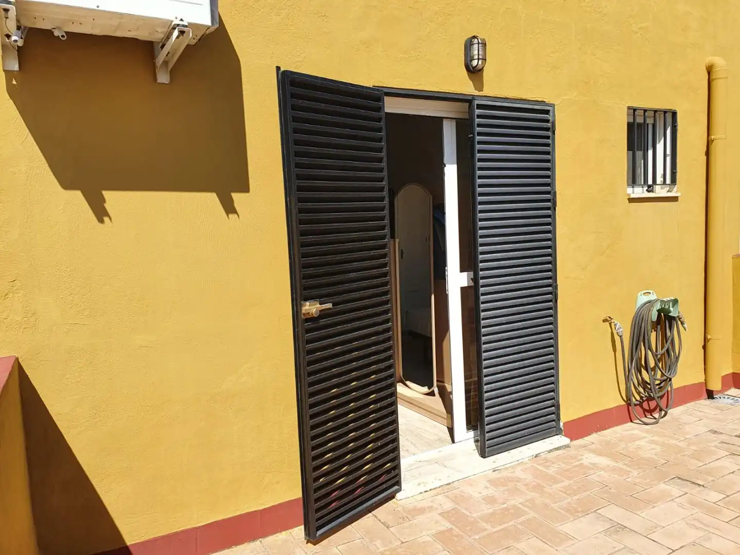 Flat for sale in Calle Vicente Aleixandre, 36, Centro Exterior view of Flat for sale in Bormujos with Air Conditioner, Heating and Terrace