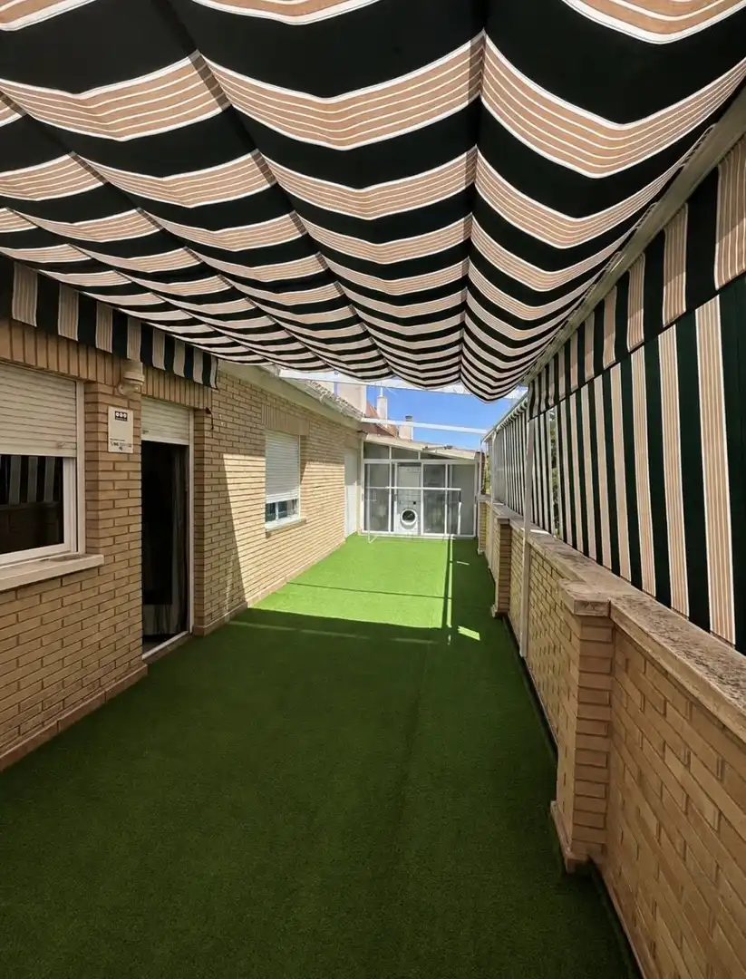 Wohnung zum Verkauf in Calle Marina Española, 17, Centro Terrasse von Wohnung zum Verkauf in Elda mit Klimaanlage und Terrasse