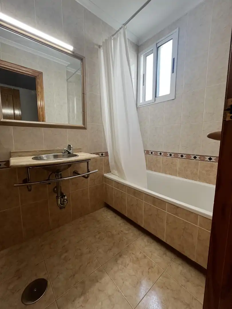Wohnung zum Verkauf in Calle Marina Española, 17, Centro Badezimmer von Wohnung zum Verkauf in Elda mit Klimaanlage und Terrasse