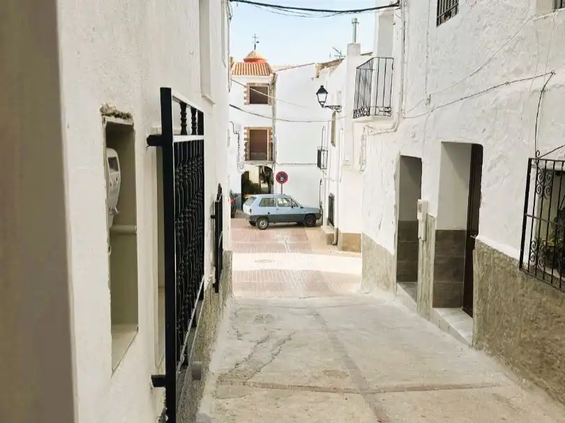Vista exterior de Casa adosada en venta en Somontín con Parquet, Terraza y Trastero
