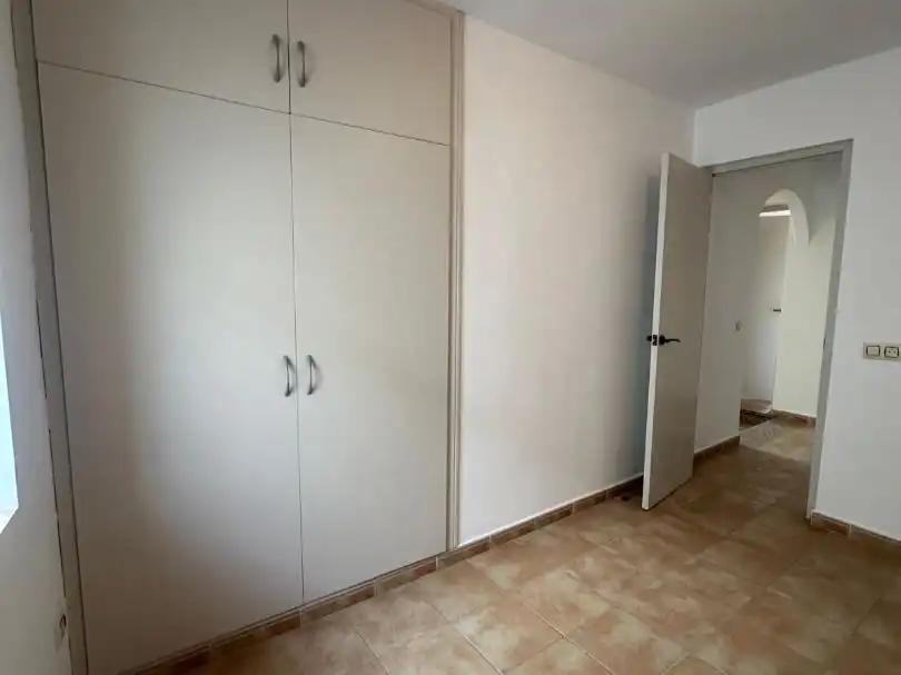 Habitación de Casa adosada en venta en Somontín con Parquet, Terraza y Trastero
