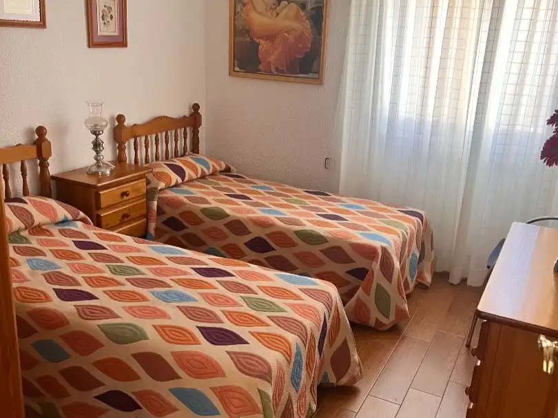 Habitación de Piso de alquiler en  Albacete Capital con Aire acondicionado y Balcón