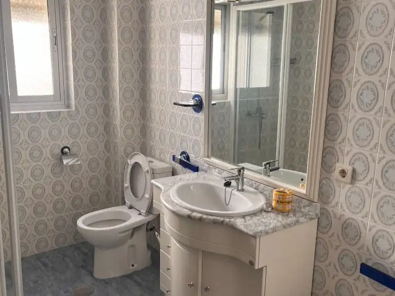 Baño de Piso de alquiler en  Albacete Capital con Aire acondicionado y Balcón