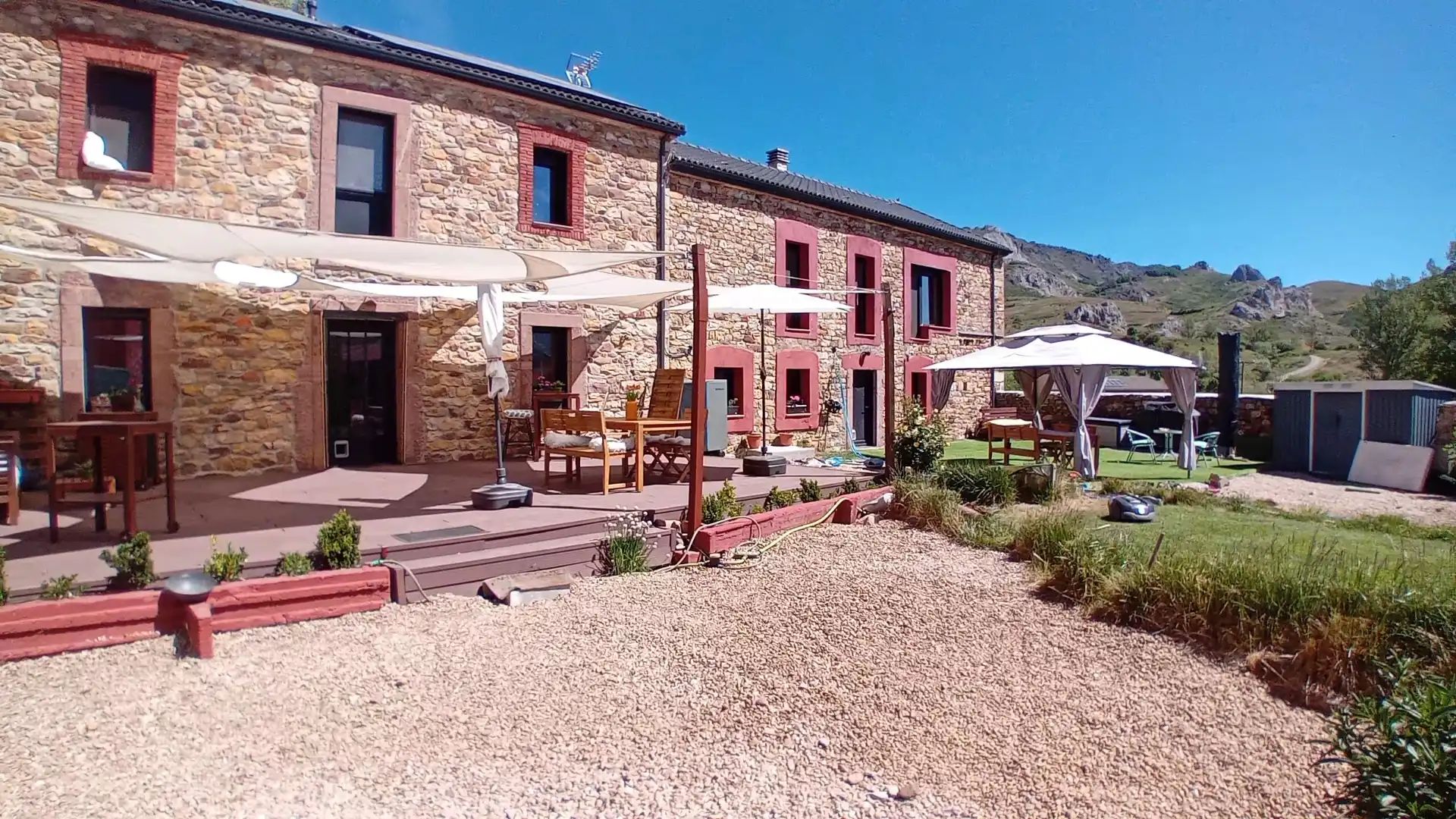 Houses for sale in Calle el Barrero, 1, Villamanín Terrace of Houses for sale in Villamanín with Heating, Private garden and Terrace