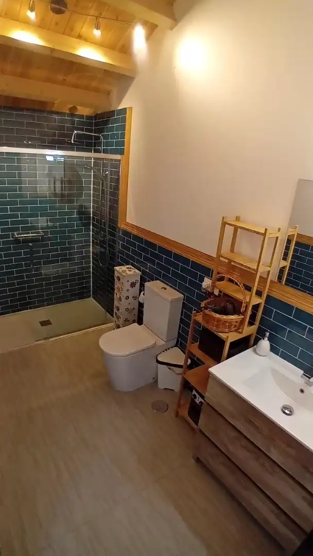 Houses for sale in Calle el Barrero, 1, Villamanín Bathroom of Houses for sale in Villamanín with Heating, Private garden and Terrace