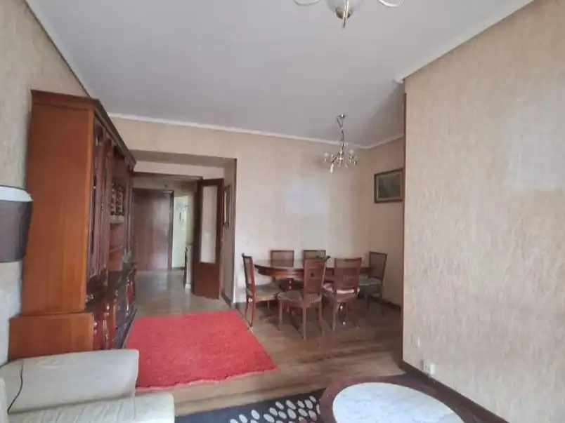Piso en venta en Celestino María del Arenal Plaza, 10, Ibarrekolanda Comedor de Piso en venta en Bilbao con Calefacción y Parking comunitario