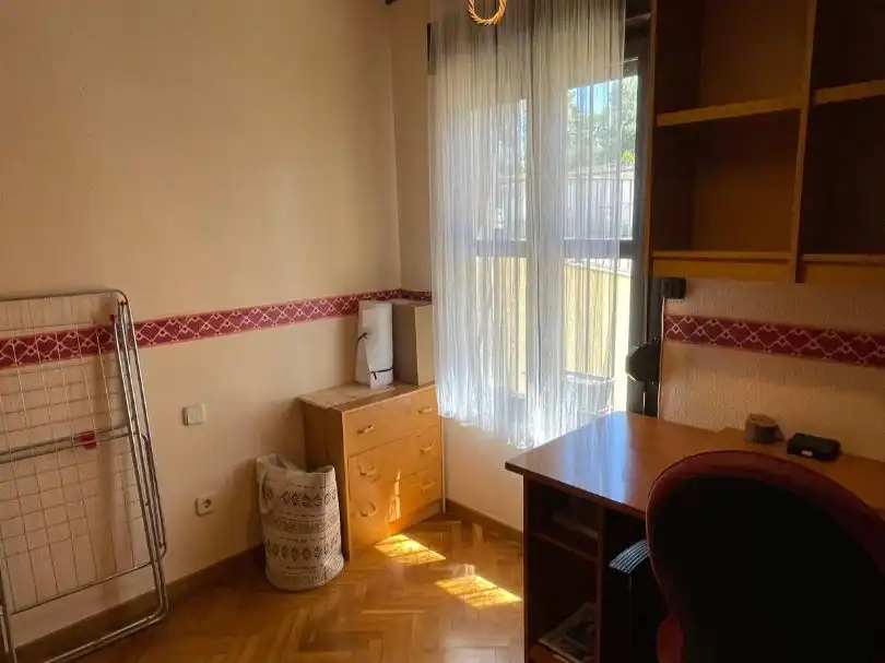 Pis de lloguer a Calle Iglesia, 24, Centro Dormitori de Pis de lloguer en Villaviciosa de Odón amb Calefacció, Terrassa i Piscina