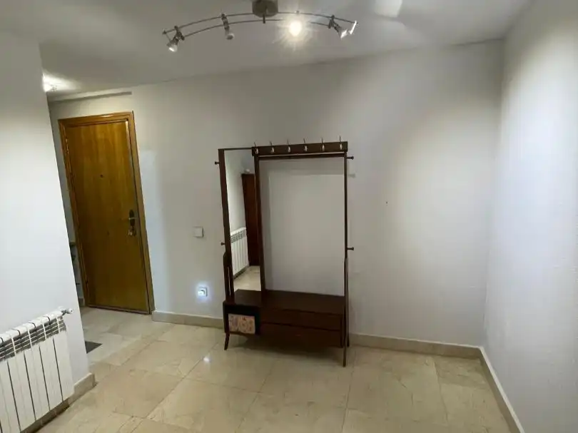 Pis de lloguer a Calle Iglesia, 24, Centro Dormitori de Pis de lloguer en Villaviciosa de Odón amb Calefacció, Terrassa i Piscina