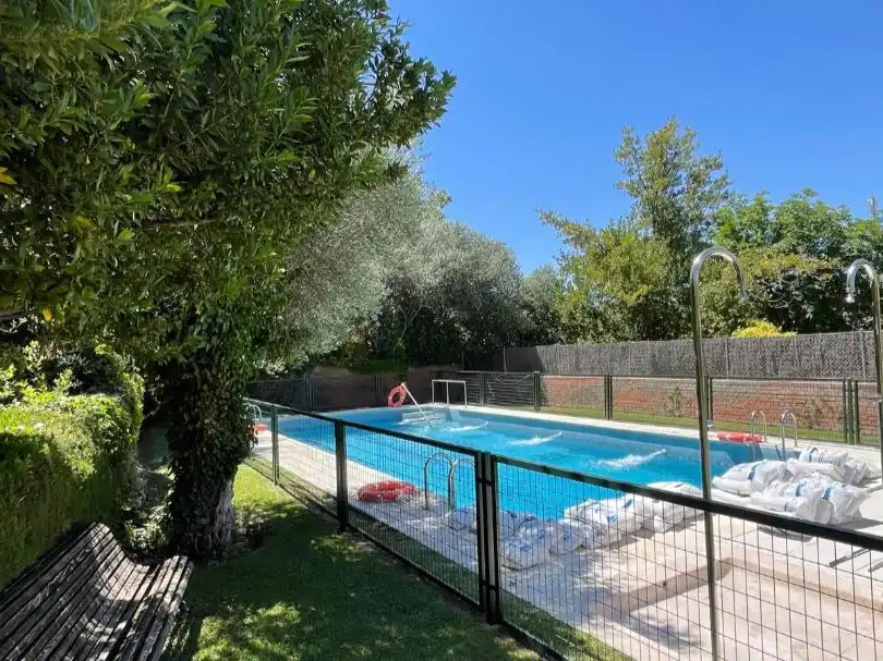 Pis de lloguer a Calle Iglesia, 24, Centro Piscina de Pis de lloguer en Villaviciosa de Odón amb Calefacció, Terrassa i Piscina