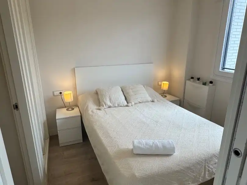 Dormitori de Pis de lloguer en Madrid amb Aire condicionat, Calefacció i Parquet