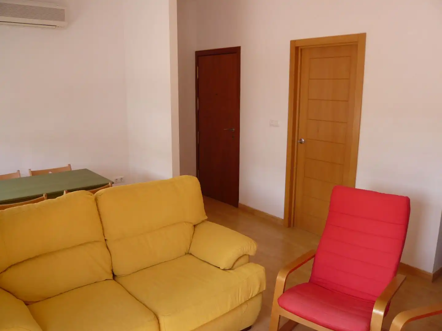 Flat for rent in Sevilla  with Air Conditioner, Heating and Parquet flooring
