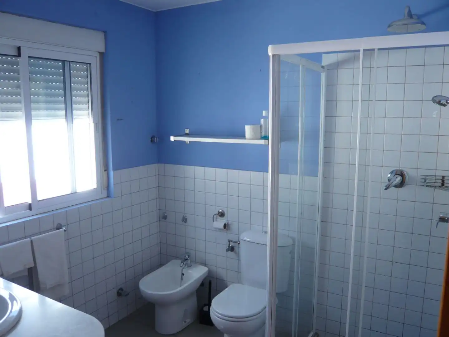 Bathroom of Flat for rent in Sevilla  with Air Conditioner, Heating and Parquet flooring