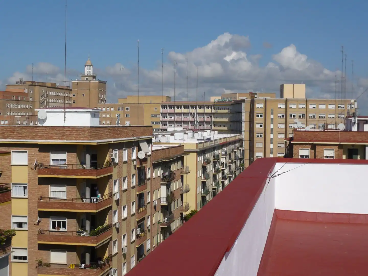 Exterior view of Flat for rent in Sevilla  with Air Conditioner, Heating and Parquet flooring