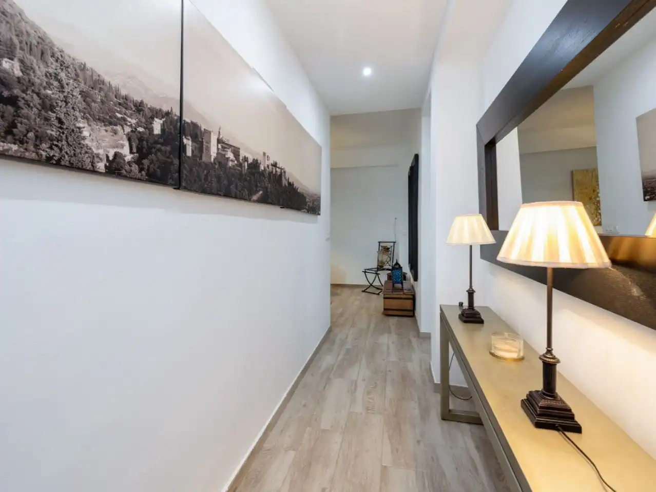 Flat for sale in  Granada Capital  with Air Conditioner and Balcony