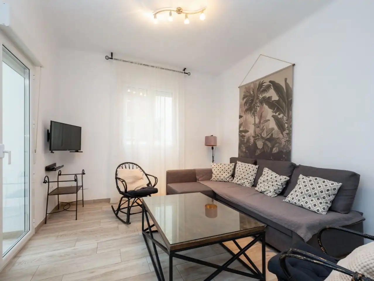 Living room of Flat for sale in  Granada Capital  with Air Conditioner and Balcony