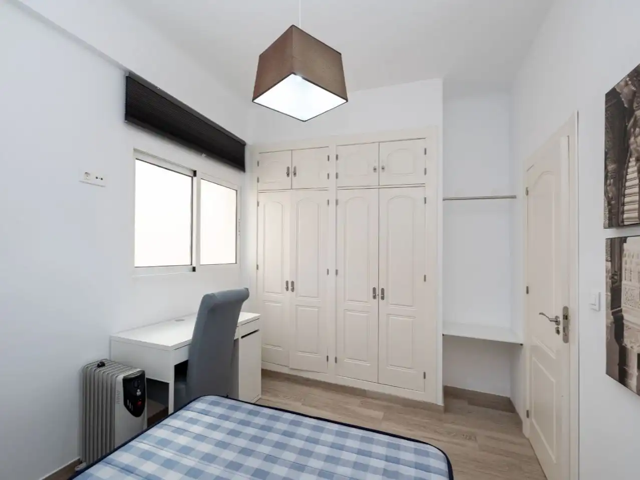 Bedroom of Flat for sale in  Granada Capital  with Air Conditioner and Balcony