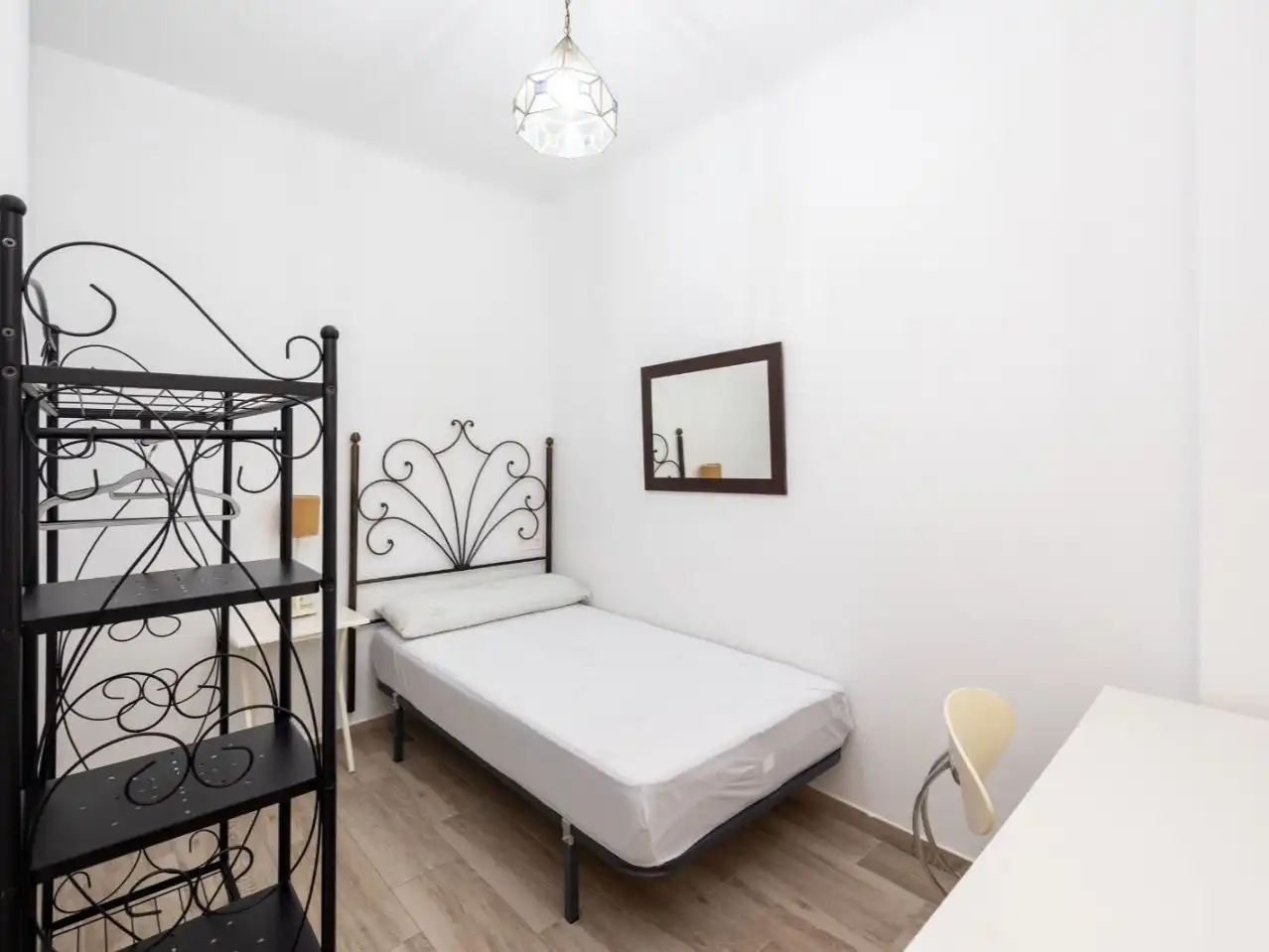 Bedroom of Flat for sale in  Granada Capital  with Air Conditioner and Balcony