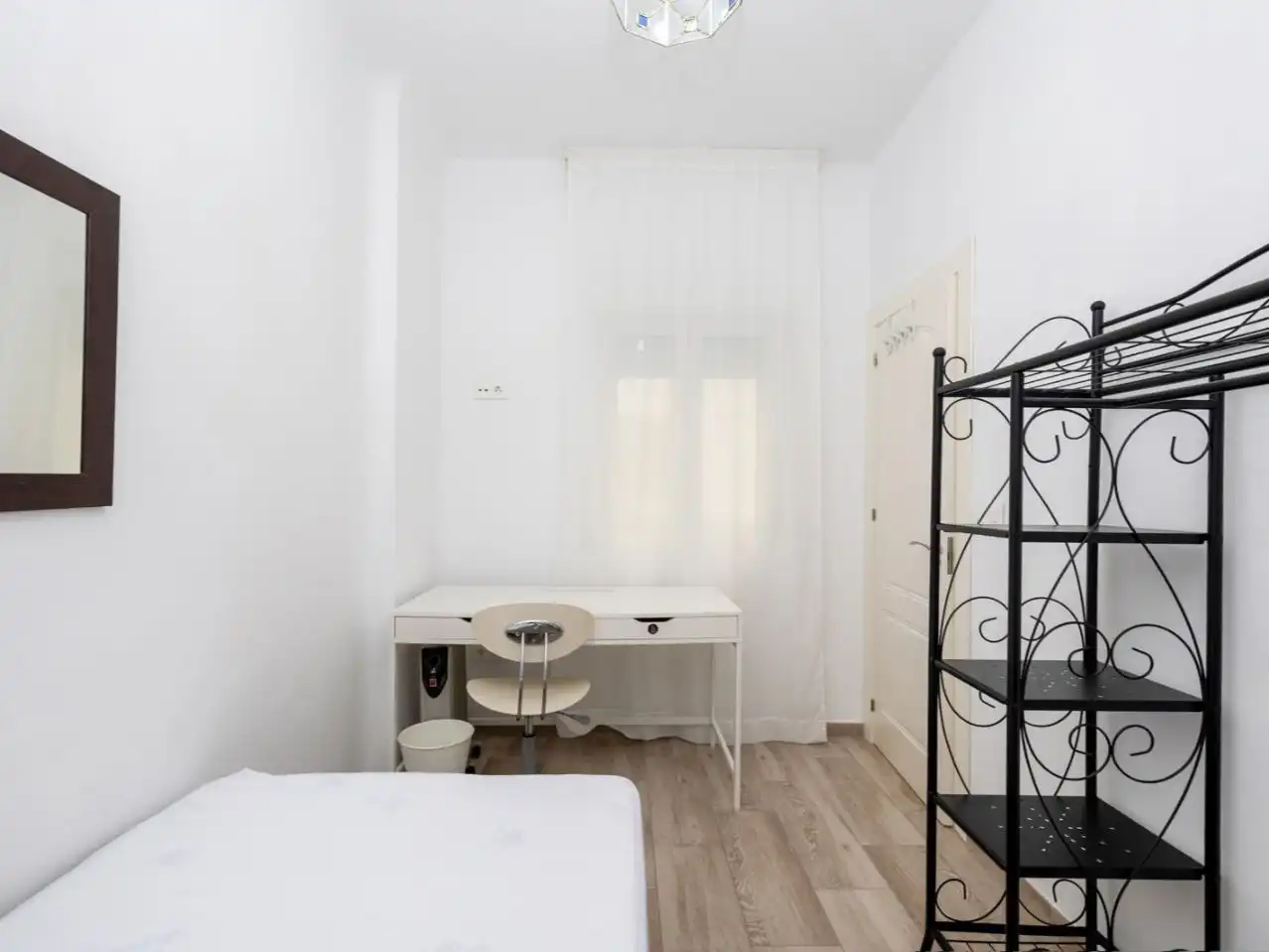 Bedroom of Flat for sale in  Granada Capital  with Air Conditioner and Balcony