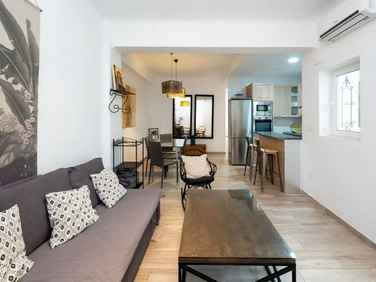 Living room of Flat for sale in  Granada Capital  with Air Conditioner and Balcony