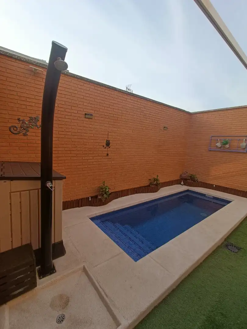 Houses for sale in Paseo Carlos Eraña, 38, El Torreón - Los Ángeles - El Pilar Swimming pool of Houses for sale in Ciudad Real Capital with Swimming Pool