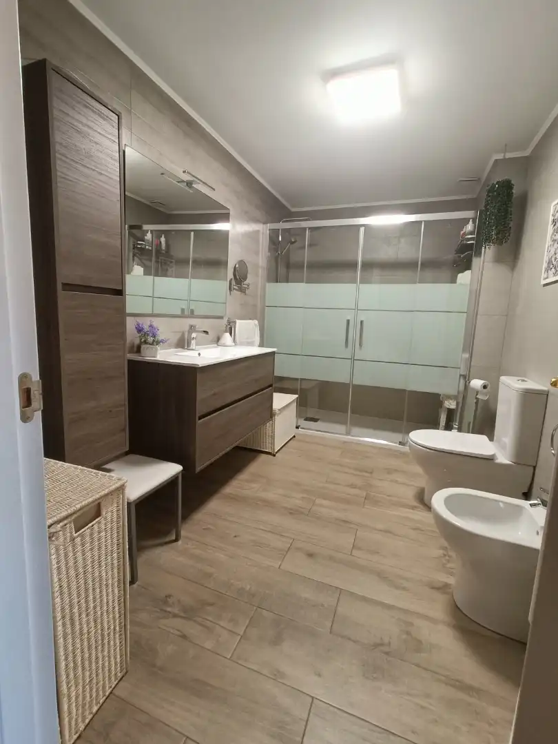Houses for sale in Paseo Carlos Eraña, 38, El Torreón - Los Ángeles - El Pilar Bathroom of Houses for sale in Ciudad Real Capital with Swimming Pool