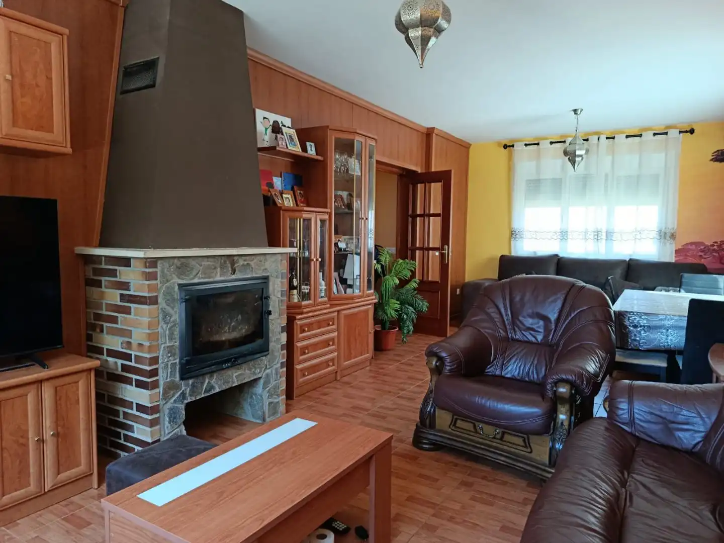 Casa o chalet en venta en Calle de la Fuente Valdoma, 16, Chiloeches Sala de estar de Casa o chalet en venta en Chiloeches con Aire acondicionado, Calefacción y Jardín privado