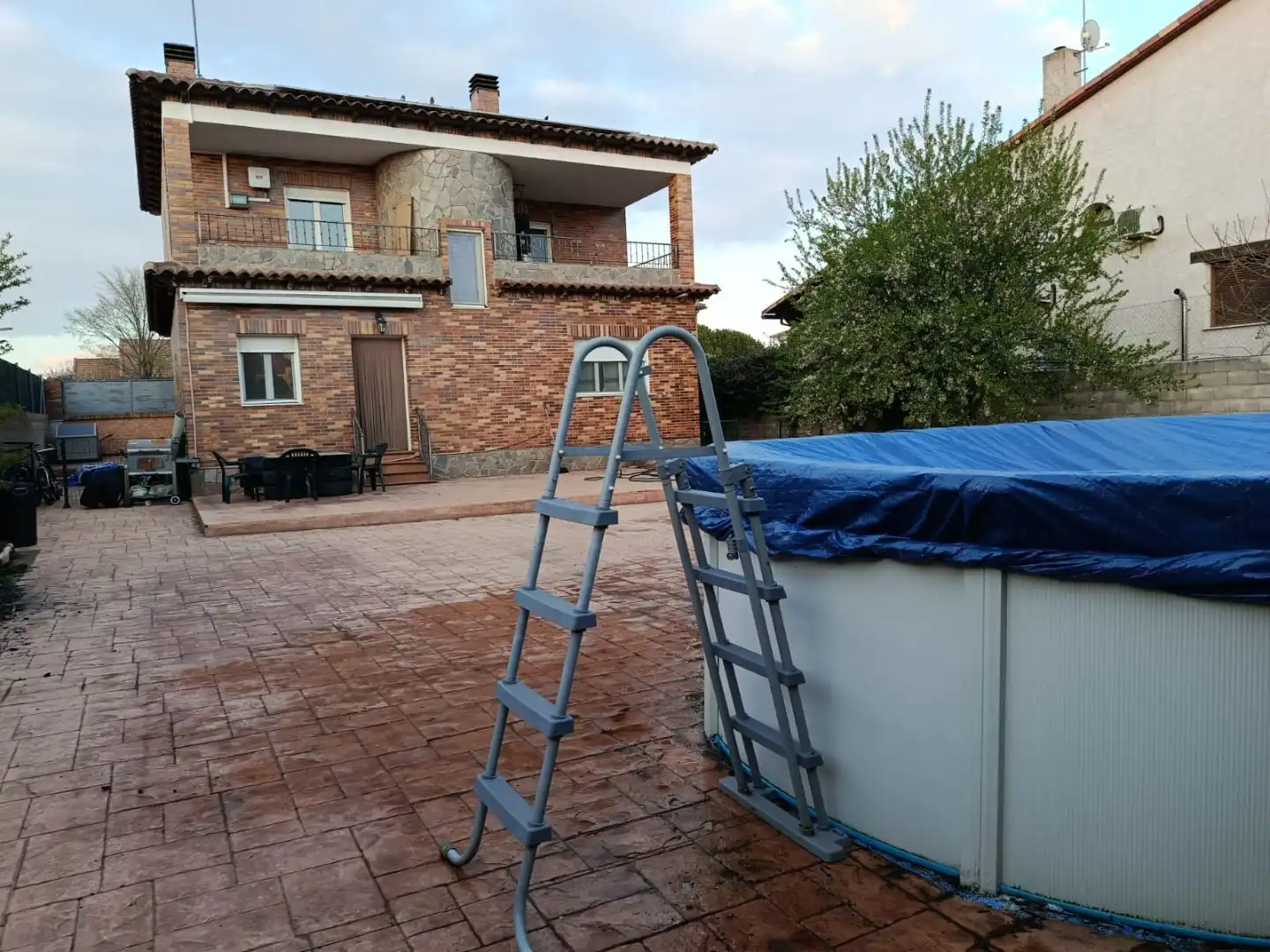 Casa o chalet en venta en Calle de la Fuente Valdoma, 16, Chiloeches Piscina de Casa o chalet en venta en Chiloeches con Aire acondicionado, Calefacción y Jardín privado