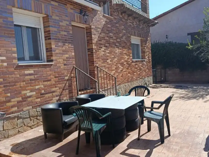 Casa o chalet en venta en Calle de la Fuente Valdoma, 16, Chiloeches Terraza de Casa o chalet en venta en Chiloeches con Aire acondicionado, Calefacción y Jardín privado